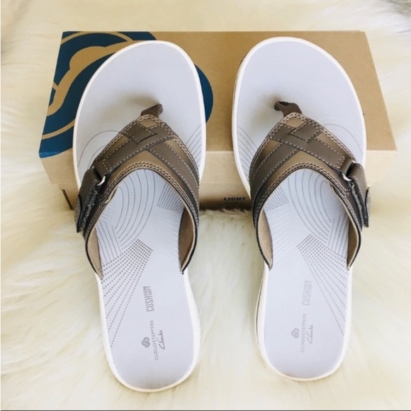 Clarks Shoes - 🆕 Clark’s Breeze Sea Women’s Summer Adjustable Sandals